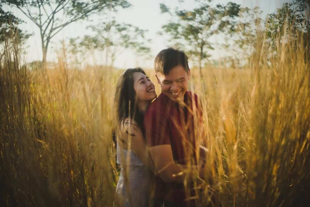Couples Outdoor Photo Shoot | Outdoor Candid Photographer